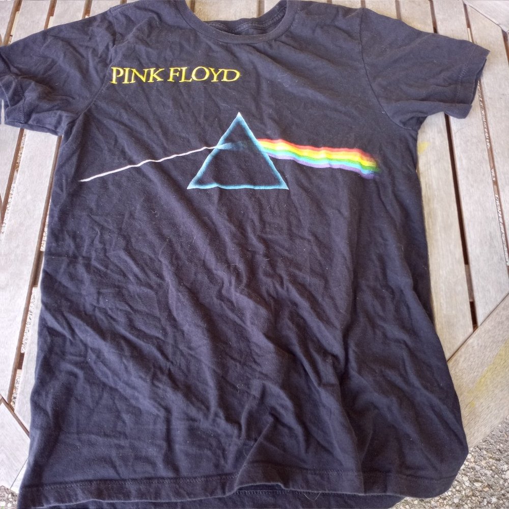 pink floyd t-shirt